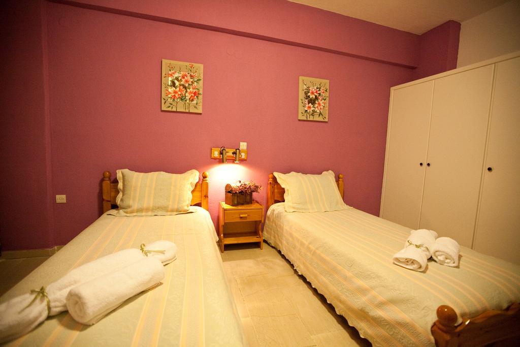 Hotel Χenonas Ziakos Amárantos Zimmer foto